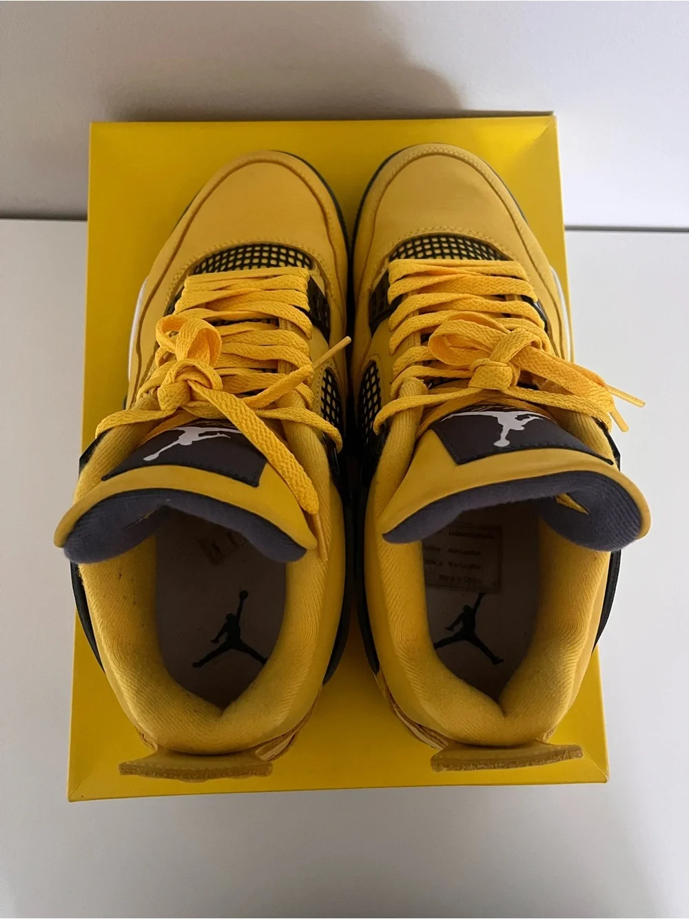 Air Jordan 4 Retro Lightning (2021), Used (Size US Men’s 10.0)